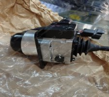 Assy de válvula piloto del joystick D85EX-15 para el conjunto del joystick Komatsu D85EX-15