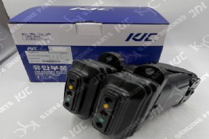YX30V00004F1 YX30V00004F2 วาล์วควบคุมเท้าเหมาะสำหรับ Kobelco SK200-6 SK230-6 Excavator