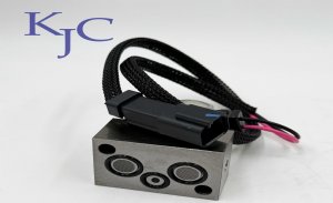 702-21-57400适用于PC200-7 PC220-7 PC200-8电磁阀液压泵电磁阀：