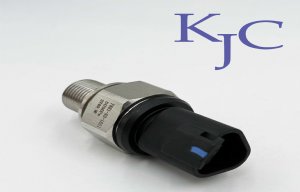 7861-93-1651高压传感器小松PC200-7 WA500-6挖掘机。