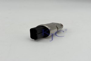KHR10301 KM15-P02 مستشعر الضغط متوافق مع حفارة حالة CX130B CX160B CX210B CX240B CX290B CX300B